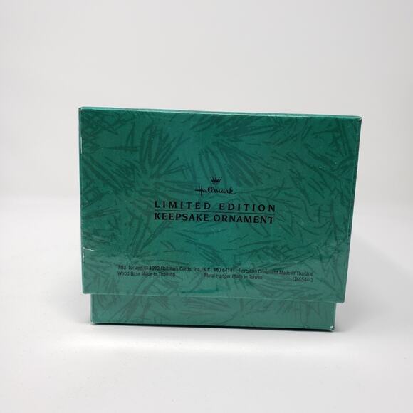 1993 Hallmark Gentle Tidings Handcrafted Keepsake Holiday Christmas Ornament - Picture 2 of 8